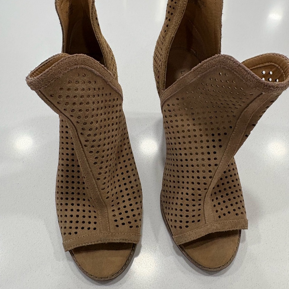 Lucky Brand Brown Perforated Women's Ankle Boots